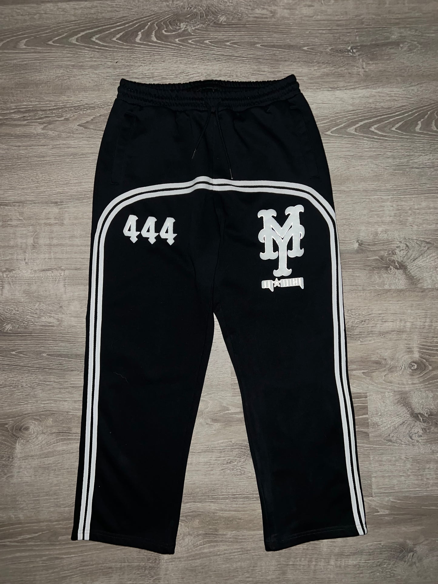 BLK MAINEY SWEATS